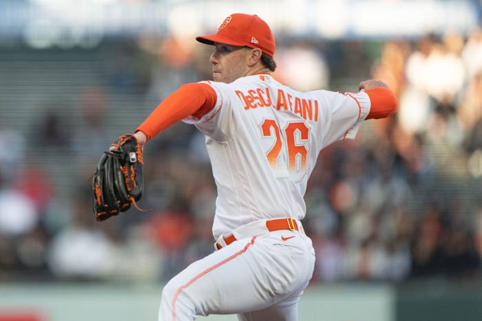 SF Giants starting pitcher Anthony DeSclafani pitches during the first inning against the San Diego Padres at Oracle Park on June 20, 2023.